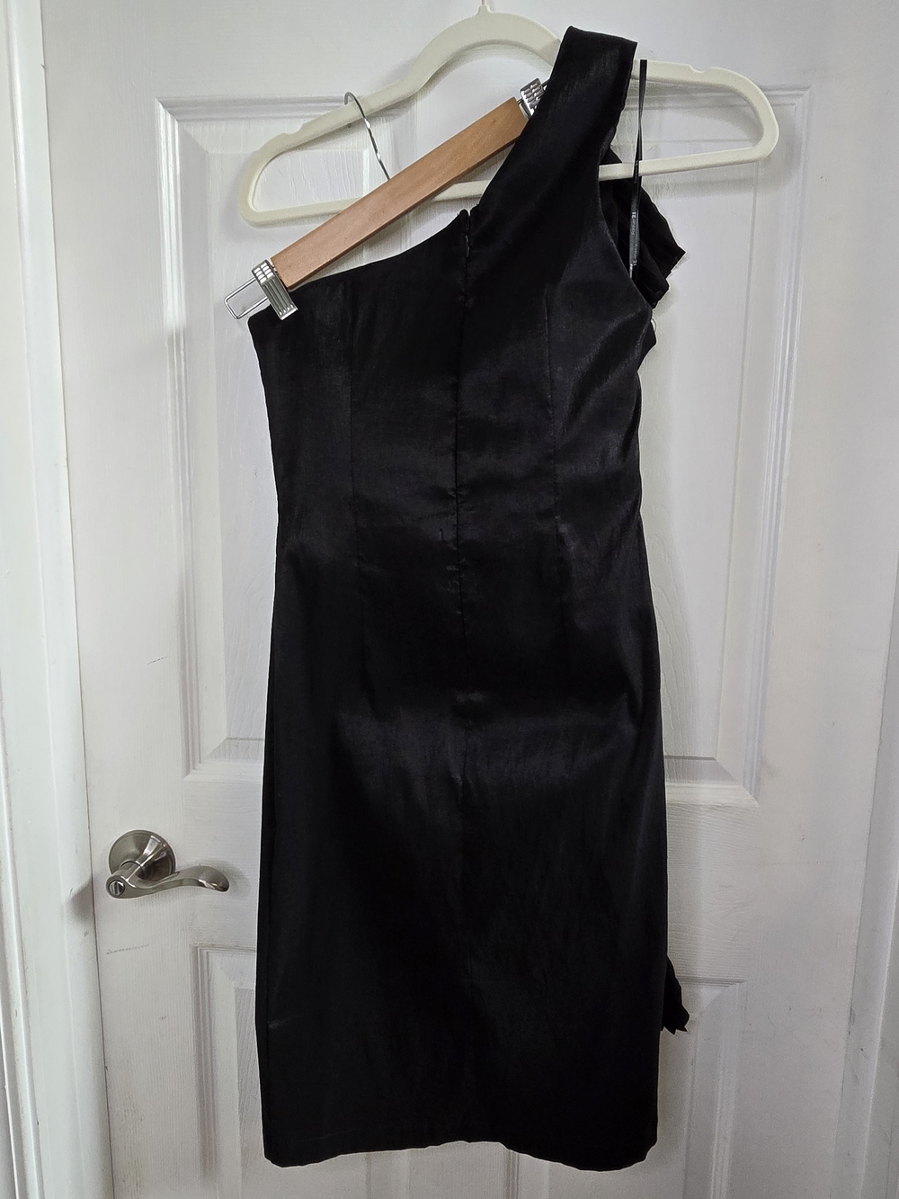 Black One-Shoulder Ruffle Cocktail Dress - Picture 3 of 6